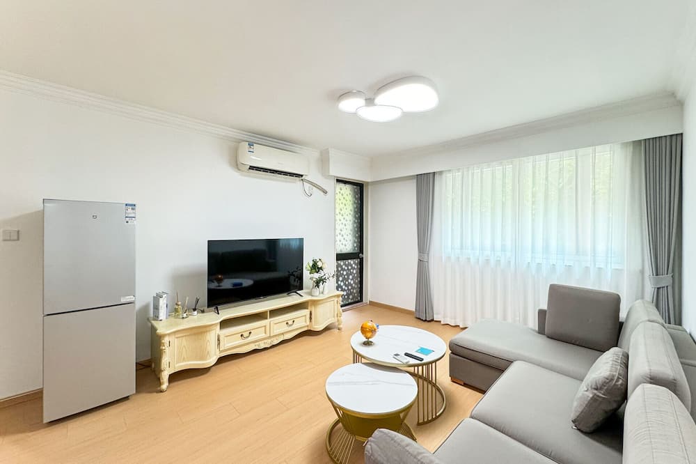 Tyms Gubei 2BR Apt near Gubei Road