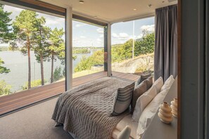 Strykjärn/strykbräda, internet och sängkläder