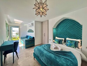 Iron/ironing board, internet, bed sheets