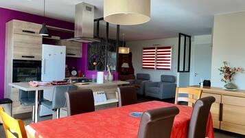 Comfort House, Garden View | Dining room