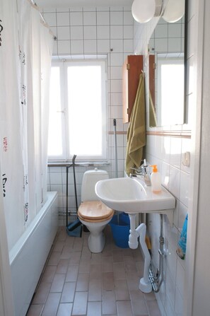 Bathroom - Playful temple with genuine meetings for big&small (Hägersten)