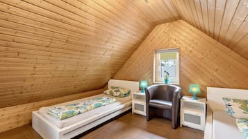 5 Schlafzimmer, Schreibtisch, Bügeleisen/Bügelbrett, WLAN