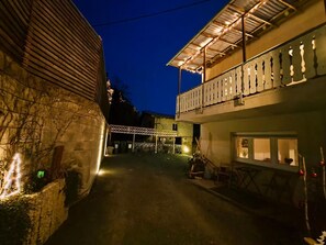 Property grounds - Holiday Home "Zum Burgfried" with Castle View, Private Terrace and Wi-Fi (Usingen)