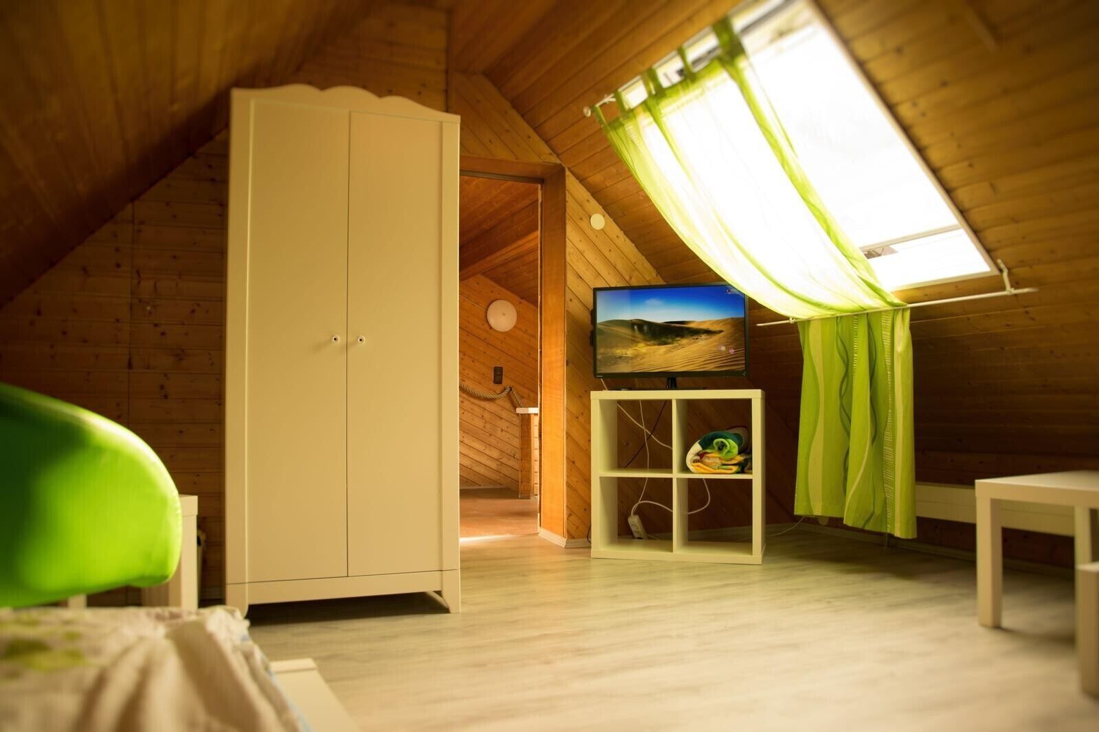 Ferros/tábuas de passar roupa, Wi-Fi, roupa de cama