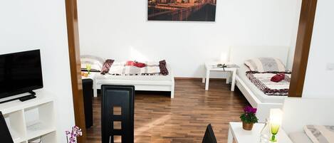 Bügeleisen/Bügelbrett, WLAN, Bettwäsche