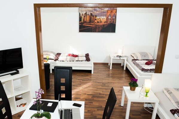 Iron/ironing board, WiFi, bed sheets - Comfortable Holiday Home by the Castle – Quiet & Close to Nature (Usingen)
