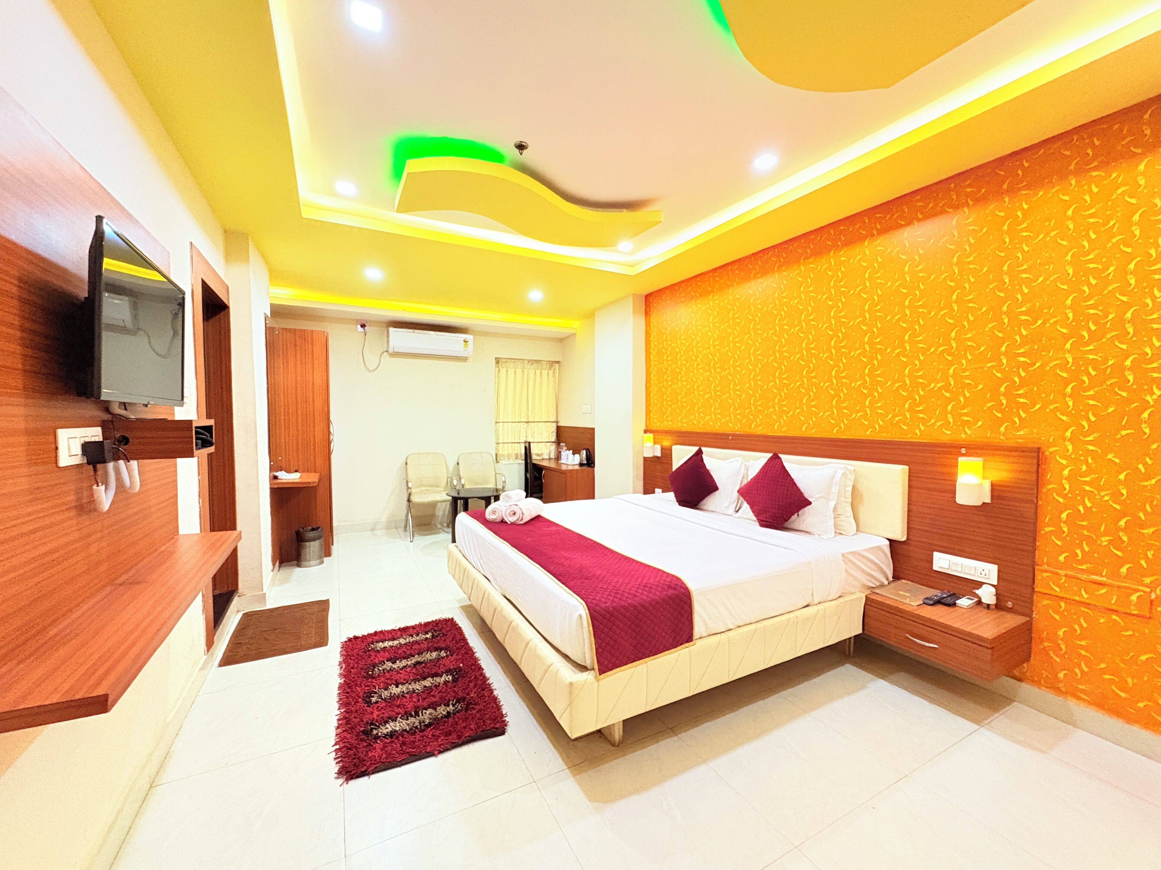 Executive Double Room, City View | Desk, soundproofing, free WiFi