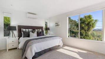 3 bedrooms, iron/ironing board, travel cot, free WiFi