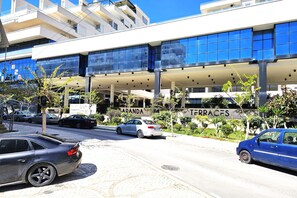 Exterior - One Bedroom Apartment In Saranda - 001 (Sarandë)