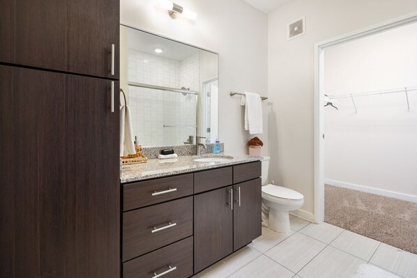 Shower, towels