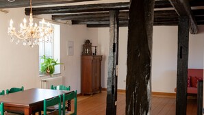 Unclassified image, 2 of 16, button - Beautiful Holiday Apartment at Gänsemarkt – Peace & Charm in a Historic Half-Timbered House (Meinhard)