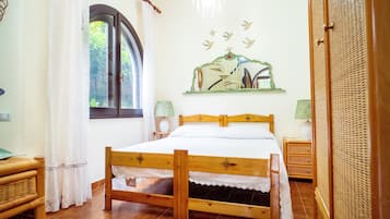 Classic-Apartment, Gartenblick | Schreibtisch, laptopgeeigneter Arbeitsplatz, Verdunkelungsvorhänge