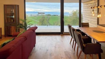 Apartment, Balcony, Lake View | Interior