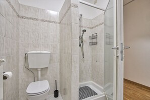 Shower, hair dryer, bidet, towels - Cozy apartment with private terrace (Arezzo)