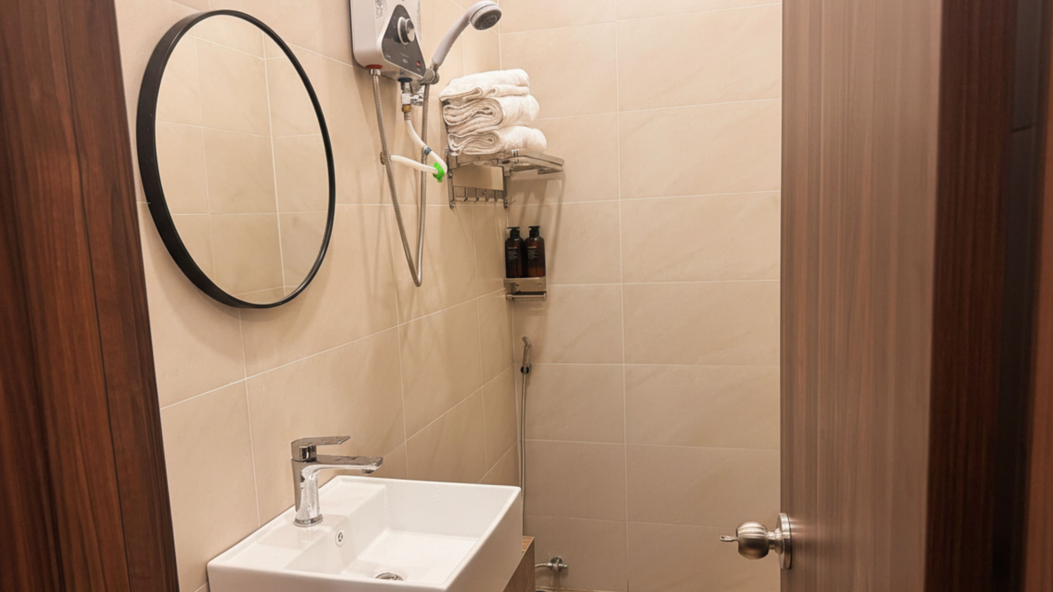 Shower, towels, soap, shampoo