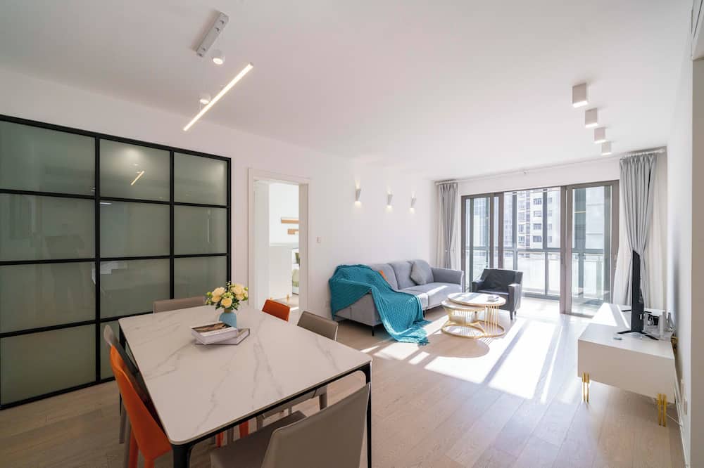 Tyms Xujiahui 2BR Apt Near Metro