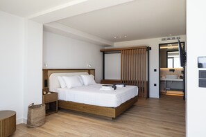 5 habitaciones, tabla de planchar con plancha, cuna de viaje y internet 