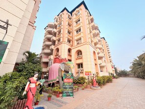 Exterior - Wildberrys Suites Baliapanda Rd (Puri)