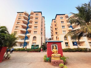 Exterior - Wildberrys Suites Baliapanda Rd (Puri)