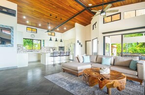 Interior - Superb 4-bedroom house with AC in charming Uvita (Uvita)