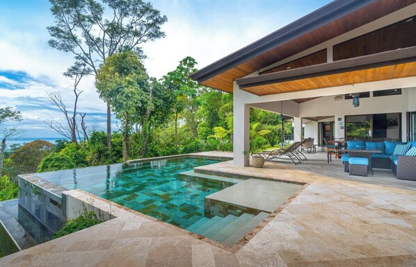 Pool - Superb 4-bedroom house with AC in charming Uvita (Uvita)