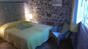 3 chambres, fer et planche à repasser, lit parapluie, Wi-Fi gratuit