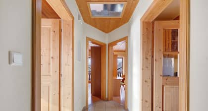 Holiday Apartment Ebnicher's Paradise – Retreat with Shared Terrace, Garden and Wi-Fi