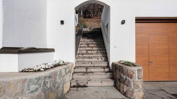 Enceinte de lâhĂ©bergement