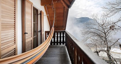 Holiday Apartment Ebnicher's Paradise – Retreat with Shared Terrace, Garden and Wi-Fi