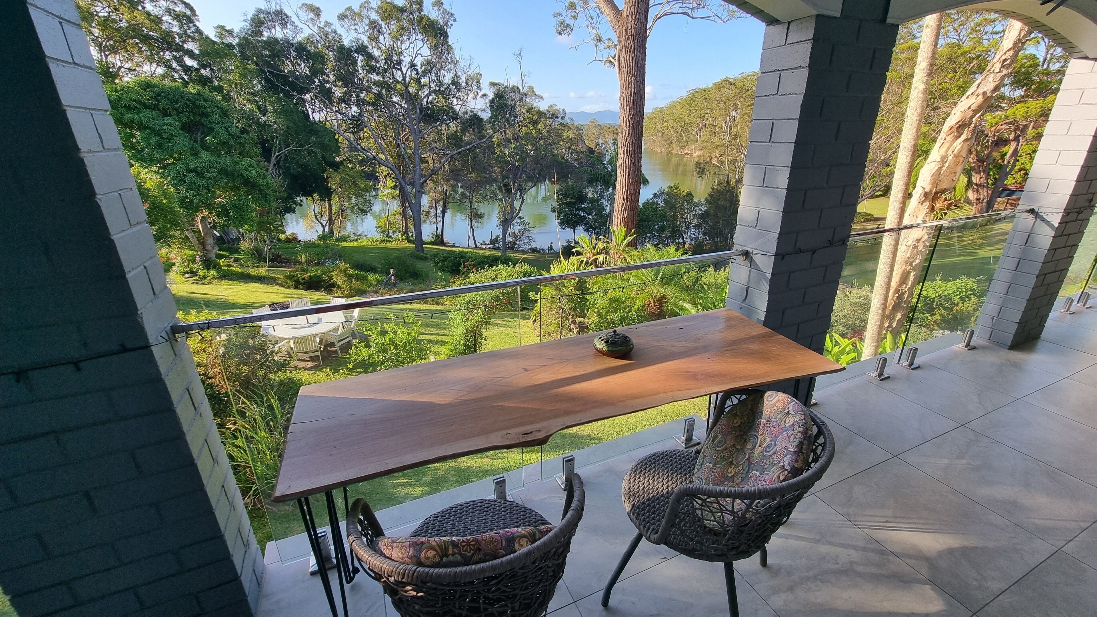 تناول الطعام بالخارج