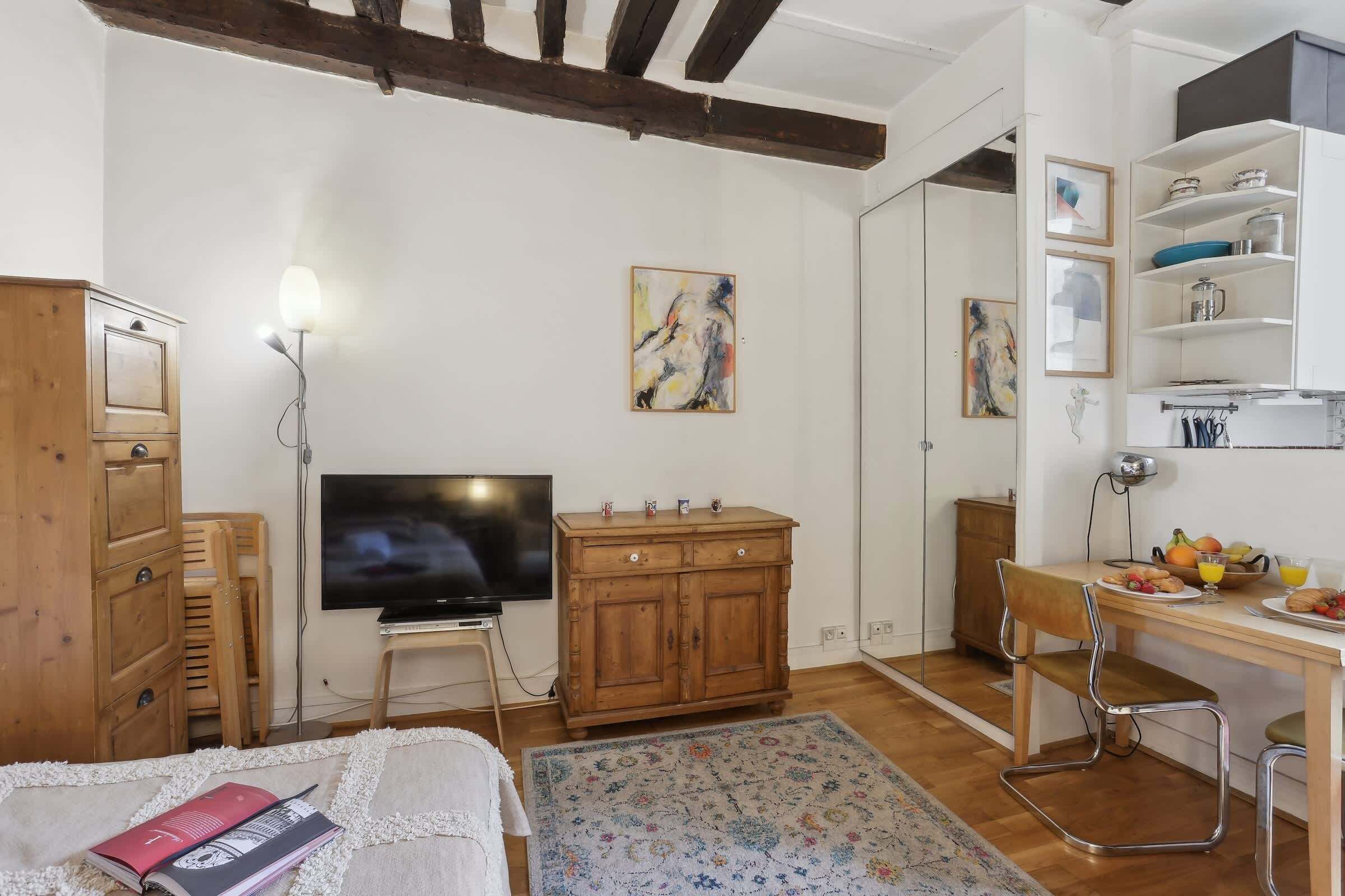 1 soveværelse, skrivebord, strygejern/strygebræt, weekendseng