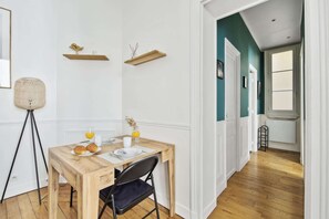 Dining - Bright 1BR Steps from Canal Saint-Martin (Paris)
