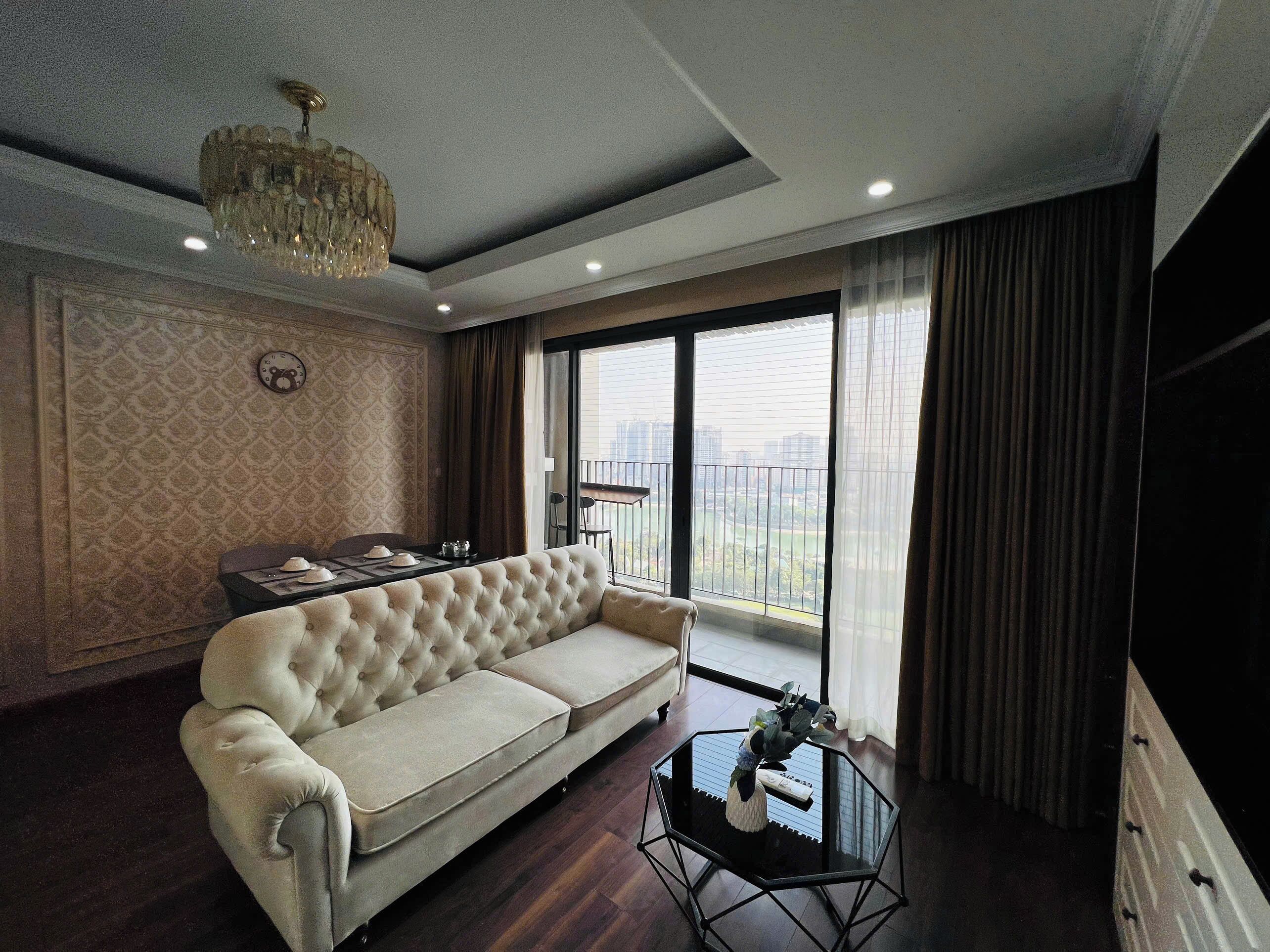 Apartment, 1 Queen Bed, Balcony, City View | Living area