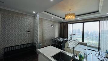 Apartment, Berbilang Katil, Balcony, City View | Ruang tamu