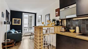 Refrigerador, microondas, parrilla de estufa y lavavajillas