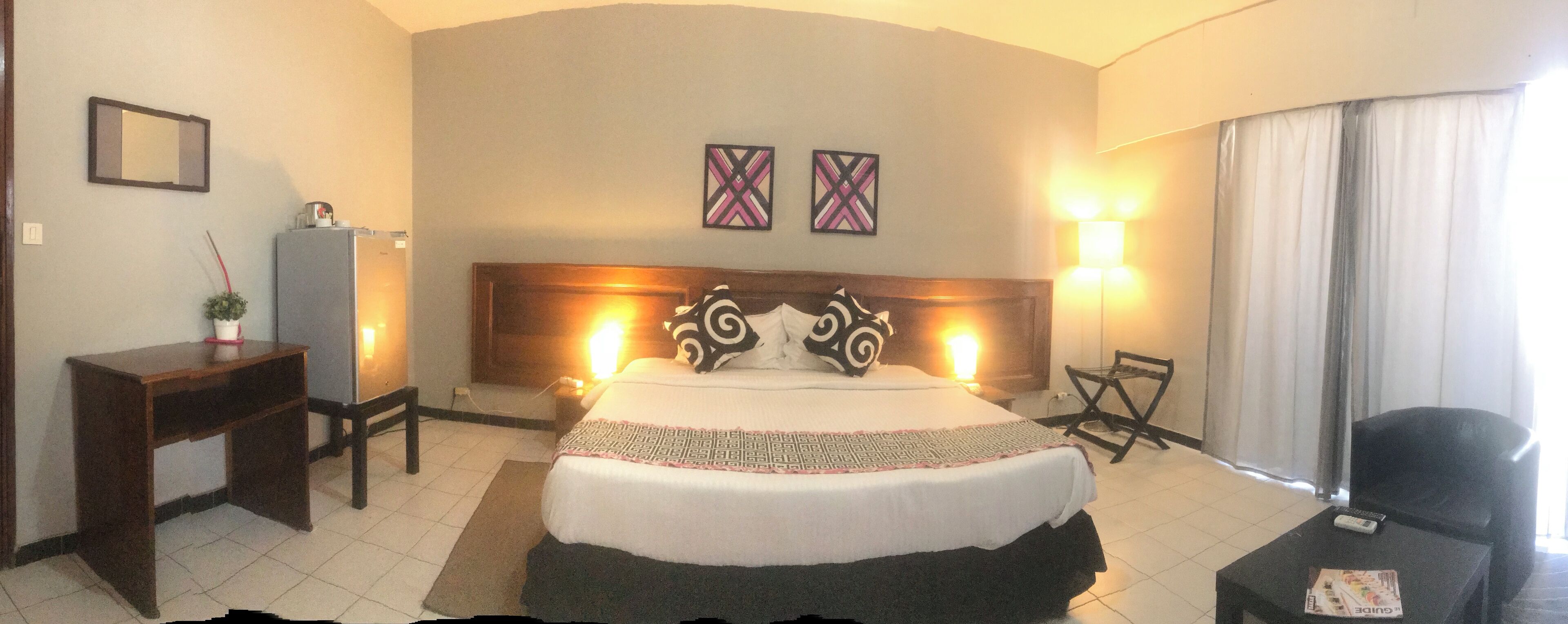 Habitación clásica con 2 camas individuales, balcón, vistas a la ciudad | Wifi gratis