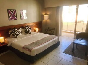Habitación Confort con 1 cama doble o 2 individuales, vistas a la ciudad | Wifi gratis