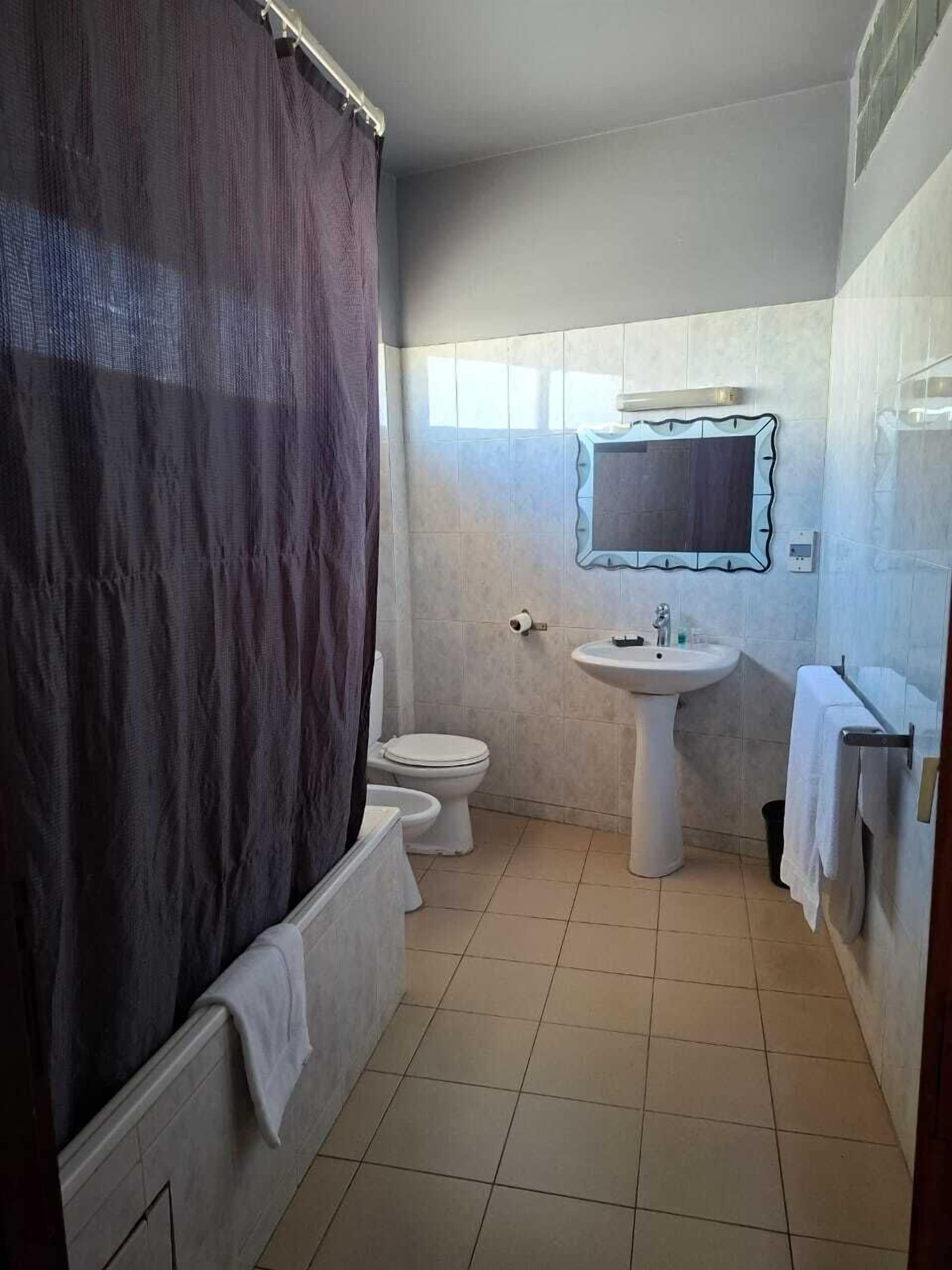 컴포트 더블룸 또는 트윈룸, 시내 전망 | 욕실 | 타월, 비누, 샴푸, 화장지