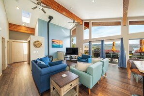 Living area - Welcome to Wapato Point, Manson, WA (Manson)