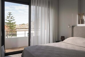 1 habitación, tabla de planchar con plancha y ropa de cama 