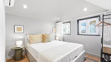 Desk, laptop workspace, iron/ironing board, free WiFi