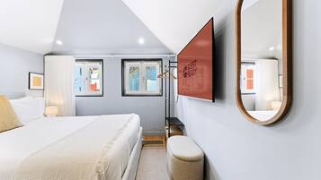 Studio (Studio Apartment) | Desk, laptop workspace, iron/ironing board, free WiFi