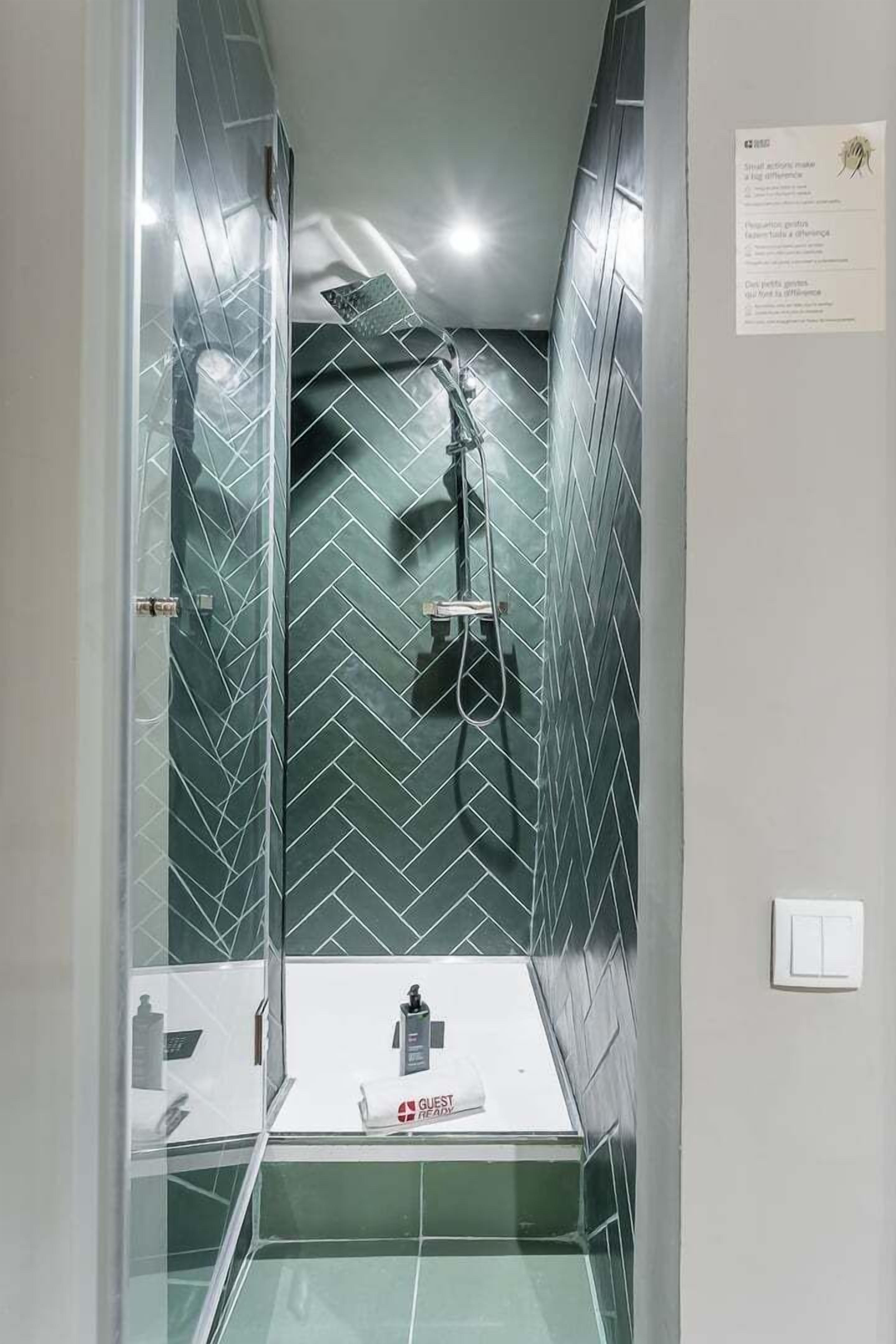 Studio (Standard Studio)