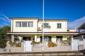 Exterior - GuestHost - Relax & Fun Home between sea & city (Sinnai)