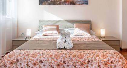 GuestHost - Relax & Fun Home between sea & city