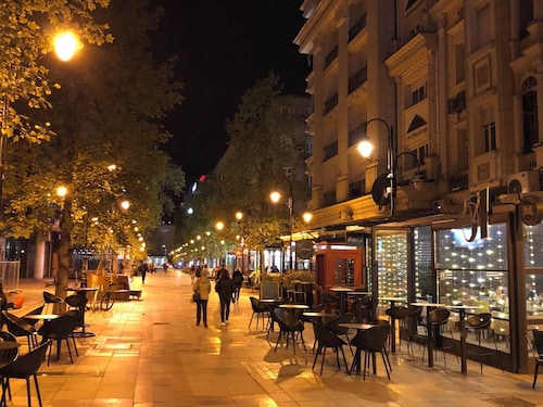 Urban Zen  Skopje Modern 1BR in Skopje Center ,Quiet & Fully Equipped