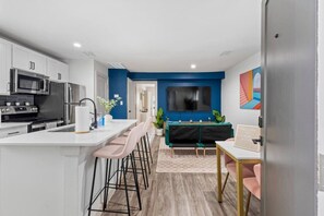 Interior - Cozy 1BR w/ Parking in Oaklawn Near Hospitals & DT (Dallas)
