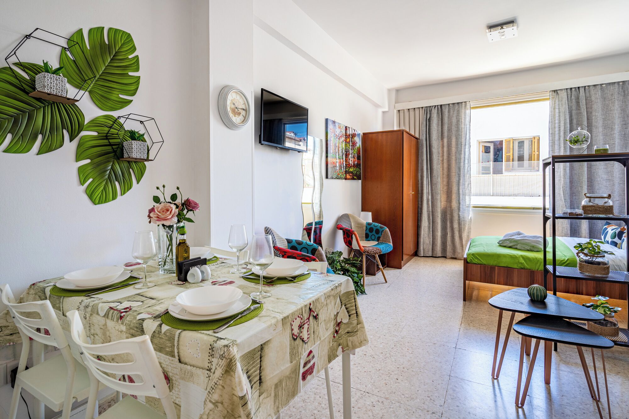 Studio - 1 dubbelsäng - kök - utsikt mot staden | Restauranger