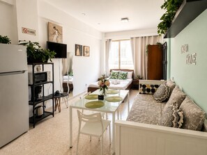 Living area - Oasis - Cosy Studio in Larnaca (Larnaca)