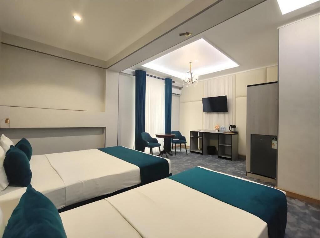 Family Room, City View | Free WiFi